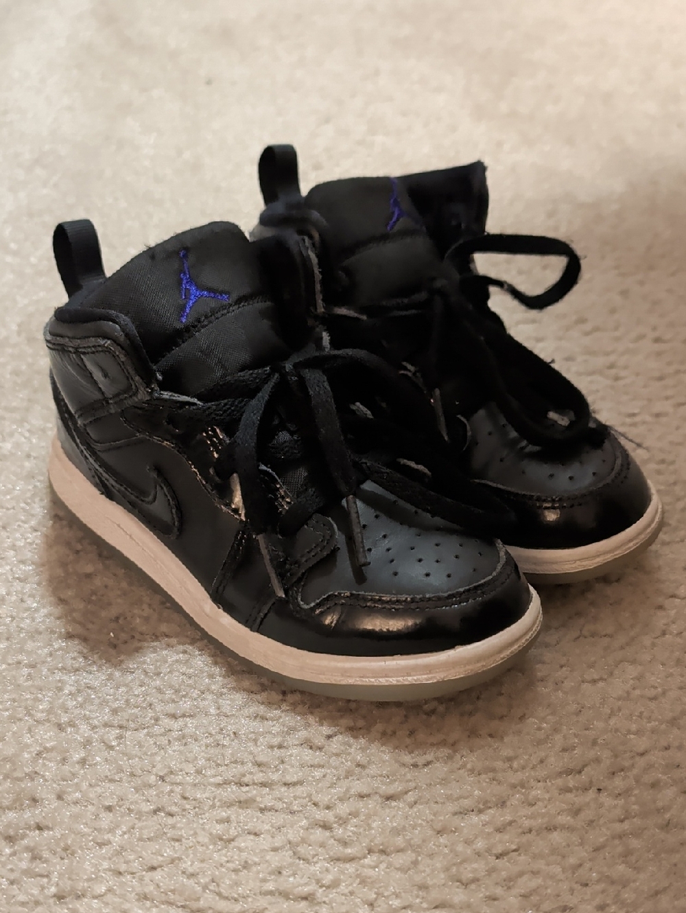Nike Kids Black and Purple Mid-Top Sneakers